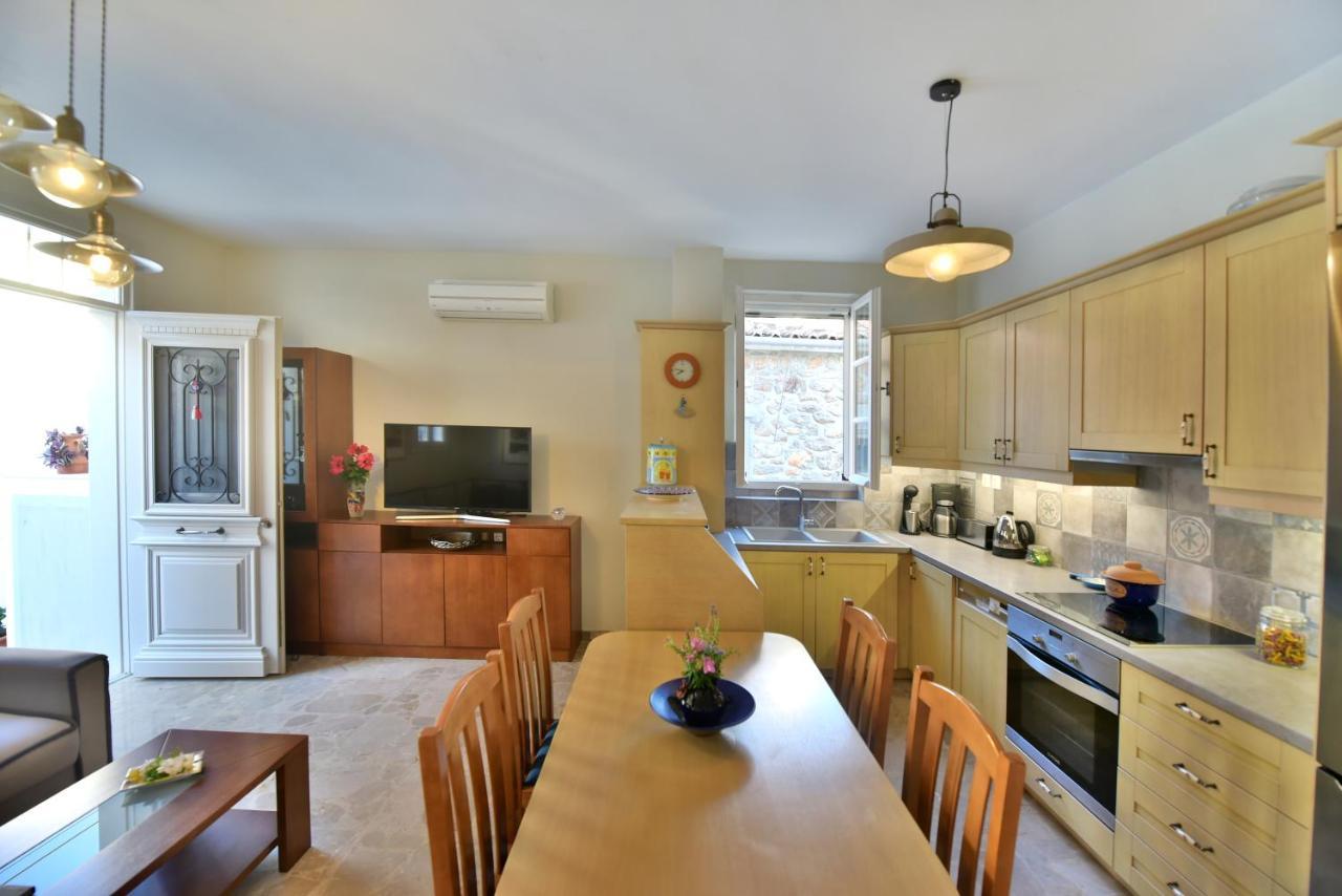 Feel At Home - Family House In Hydra 외부 사진